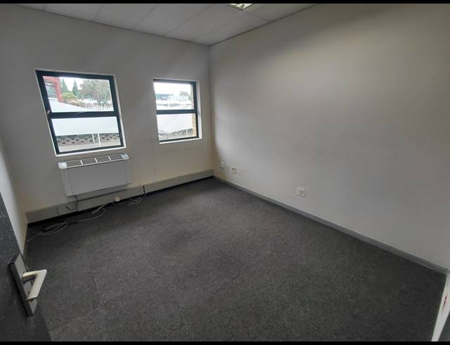 1,229M² OFFICE TO LET IN RANDJESPARK